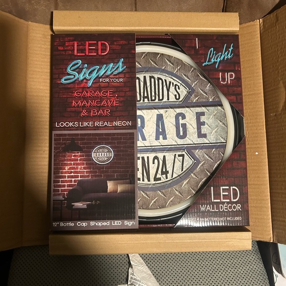 Big Daddy's Garage Open 24/7 Vintage Inspired LED Neon Sign Retro Wall Decor - Picture 2 of 7